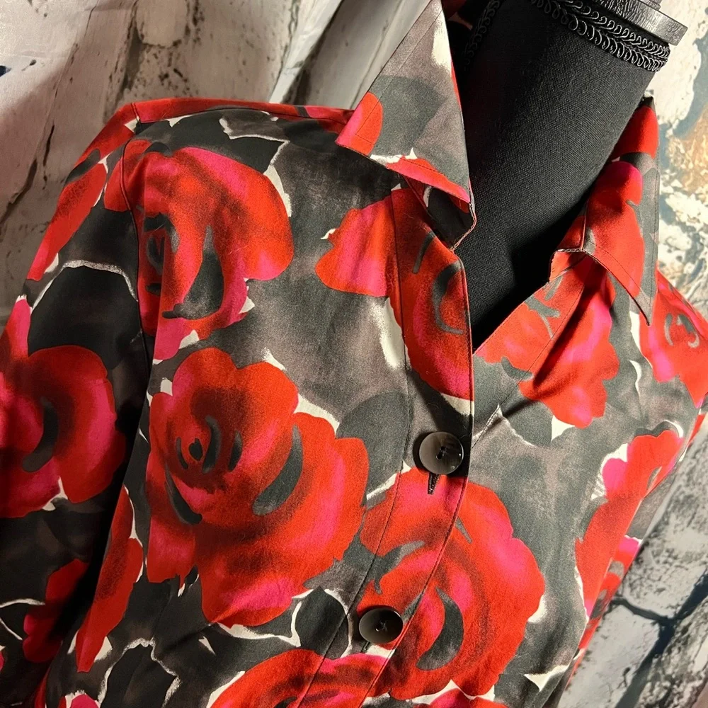 Westbound Red and Black Floral Blouse - Picture 3 of 5